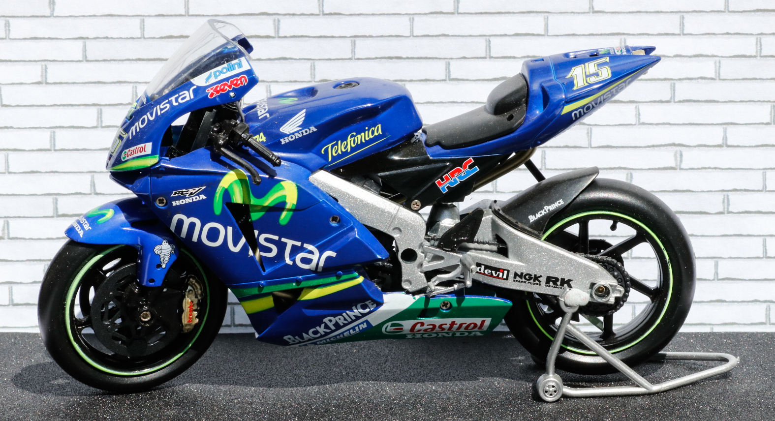 New Ray 1-12 Honda RC211V Movistar